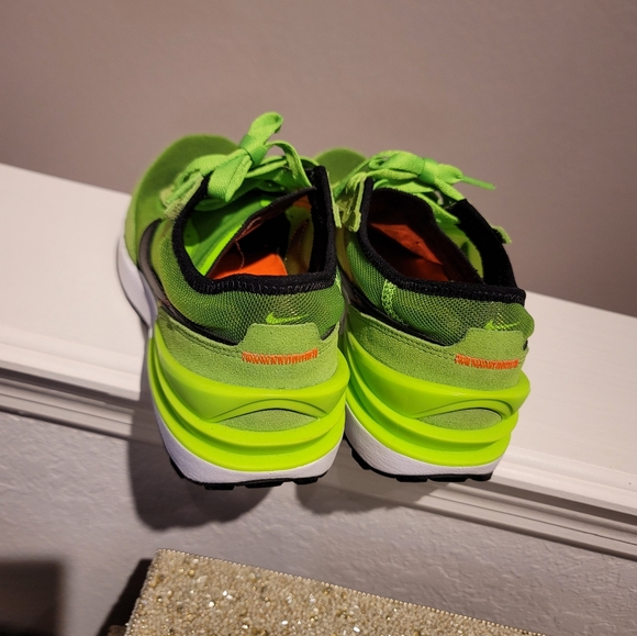 Nike - Picture 3 of 8